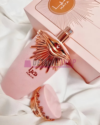 Perfume árabe Haya de Lattafa con aroma floral y amaderado